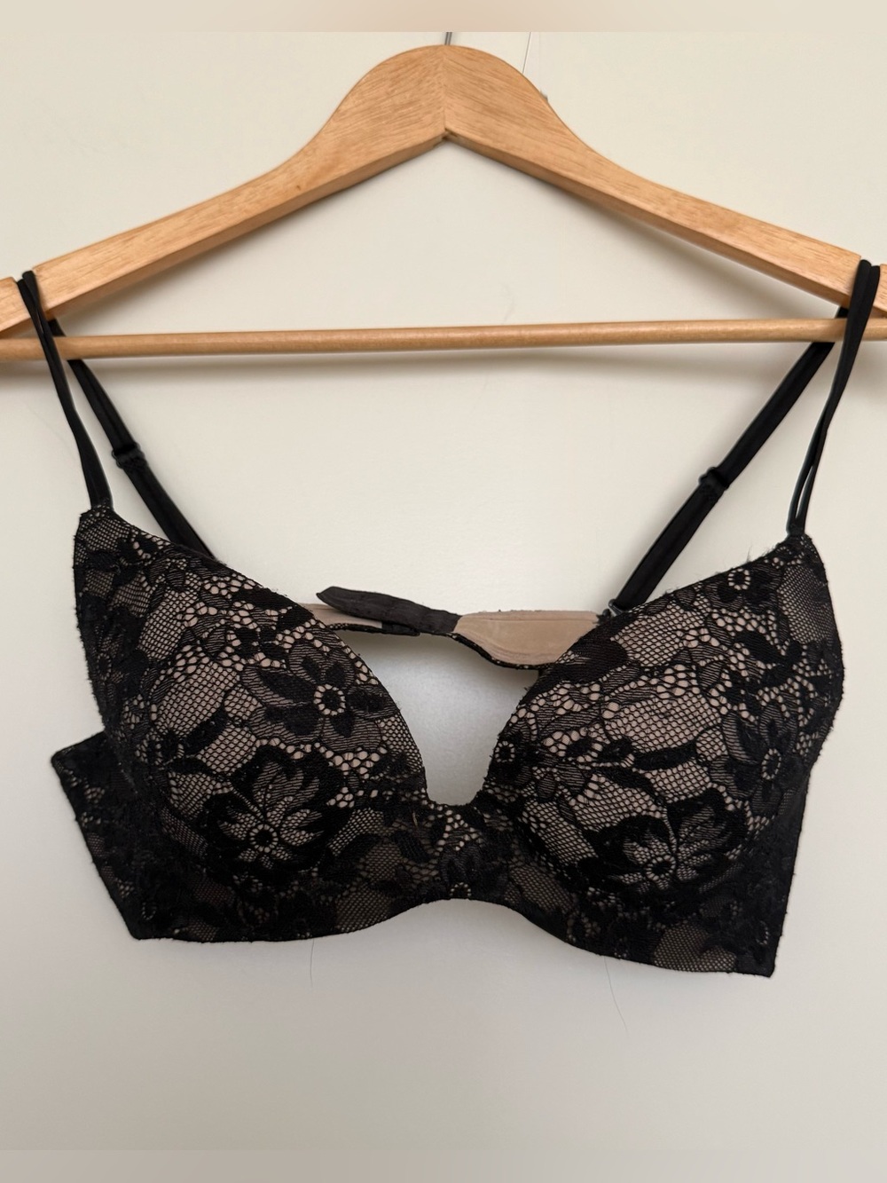Victoria’s Secret Angels Black Lace Push-Up Bra  34B